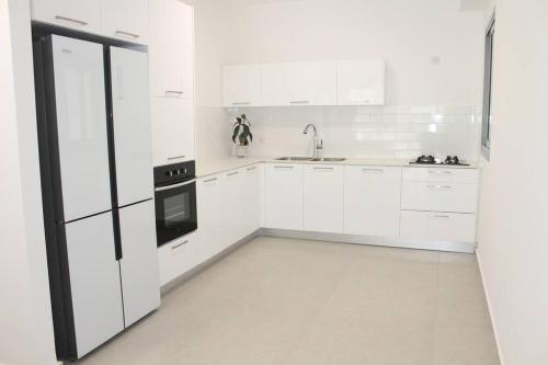 Beach Suite Israel- Private Jacuzzi, Sea View, Marina Front, 3 Bedrooms ביץ סוייט ישראל- ג'קוזי פרטי in 艾殊科隆