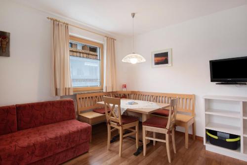 Superior One-Bedroom Apartment with Balcony