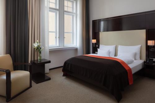 Deluxe Double Room image 2