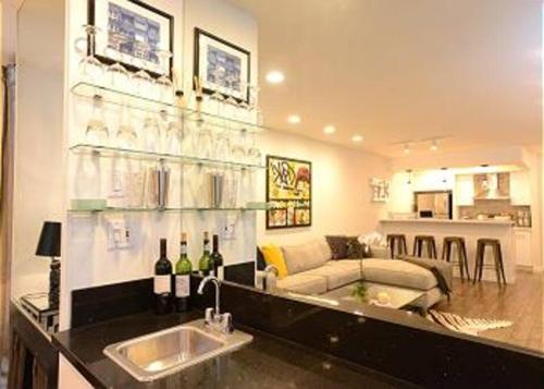 West Hollywood Luxury 1 Bedroom Suite in Los Angeles, USA