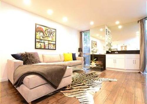 West Hollywood Luxury 1 Bedroom Suite in Los Angeles, USA