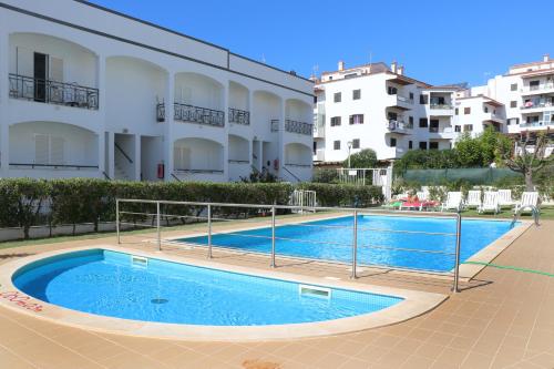 Apartamentos King's – Quarteira, AL