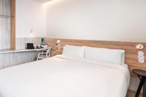 1 queen bed