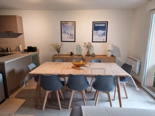 Létesítmények, Luchon superbe appartement 8 places 80m2 vue montagne 180 in Saint Mamet