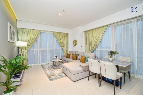 Luxury Escapes - 1BR Apt with Balcony - West Avenue Marina, Dubaj