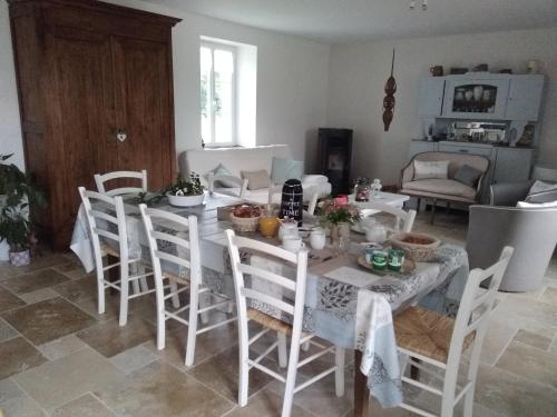 Chambre d hotes la Barrière (Chambre d hotes la Barriere) in Channay-sur-Lathan