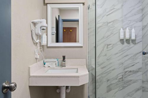 Days Inn by Wyndham Albuquerque I-25 - 편의 시설/서비스