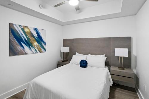 494298686 Ocean Club Treasure Island Hotel