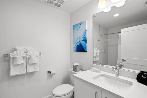 494298697 Ocean Club Treasure Island Hotel