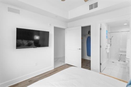 494300554 Ocean Club Treasure Island Hotel