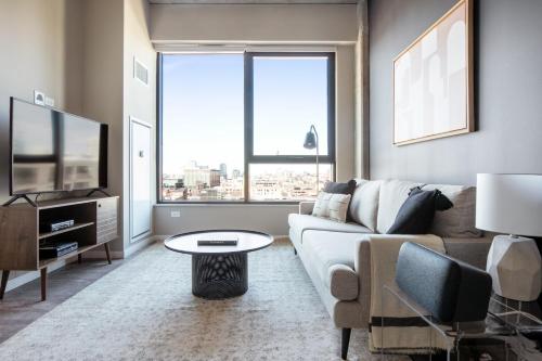 W Loop 1BR w Pool Gym nr Restaurant Row CHI-294 near 311 South Wacker Drive Chicago