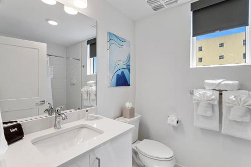 494302633 Ocean Club Treasure Island Hotel