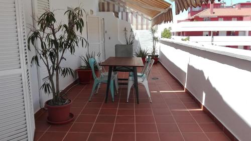 Atico con terraza en centro-playa