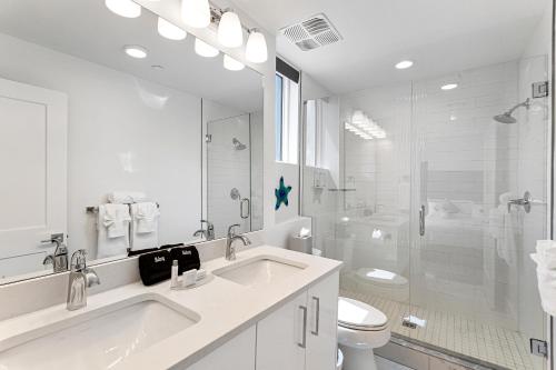 494302689 Ocean Club Treasure Island Hotel