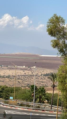 מצפור הכנרת- דירת גן לאירוח, Tiberias (fotografie 8)