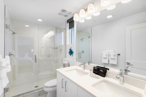 494305272 Ocean Club Treasure Island Hotel
