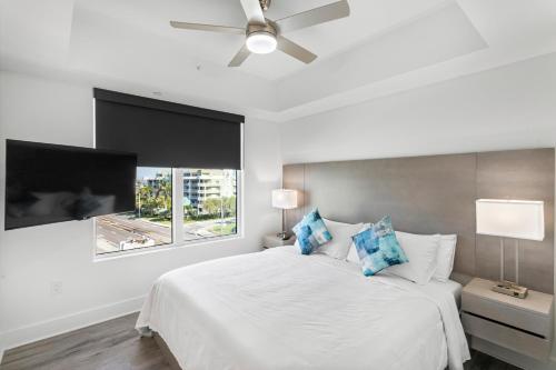 494305394 Ocean Club Treasure Island Hotel