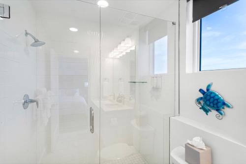 494305919 Ocean Club Treasure Island Hotel