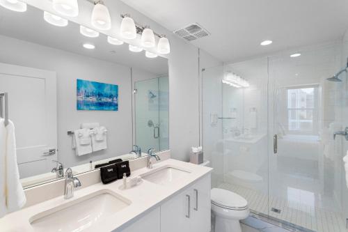 494308947 Ocean Club Treasure Island Hotel
