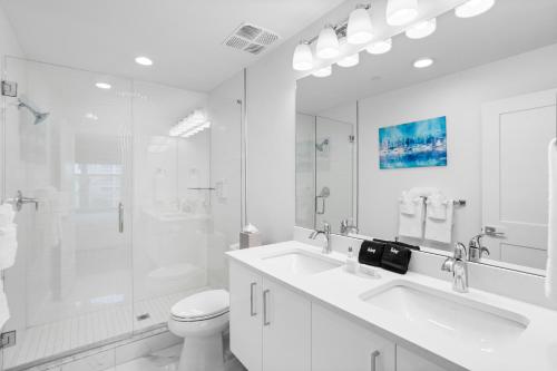 494309745 Ocean Club Treasure Island Hotel