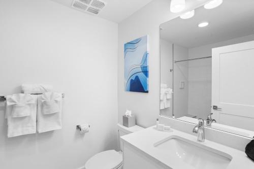 494309790 Ocean Club Treasure Island Hotel