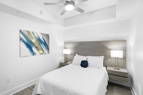 494310129 Ocean Club Treasure Island Hotel