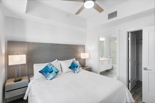 494310442 Ocean Club Treasure Island Hotel