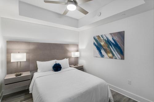 494310562 Ocean Club Treasure Island Hotel