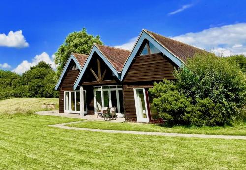 House on the Brooks Self catering Holiday let South Downs West Sussex Sleeps 14 photo 1