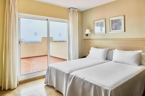 2 double beds
