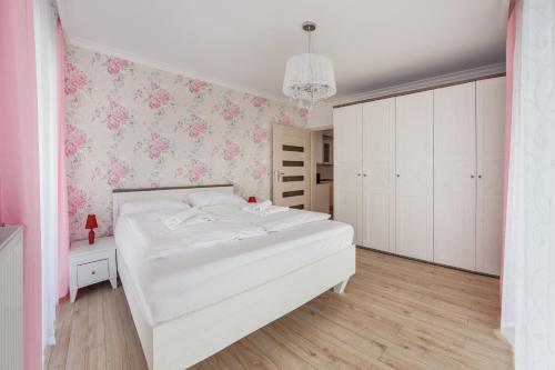 One-Bedroom Apartment - ul. Elizy Orzeszkowej 6/14 image 6