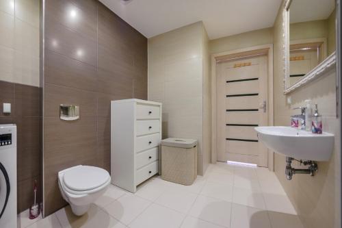 One-Bedroom Apartment - ul. Elizy Orzeszkowej 6/14 image 3
