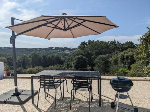 Modern and spacious Cork House with private valley view gîte à louer Barrantes