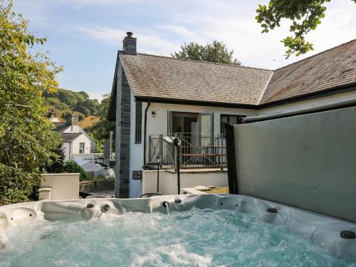A szálláshely kívülről, The Coach House at Plas Dolguog in Machynlleth
