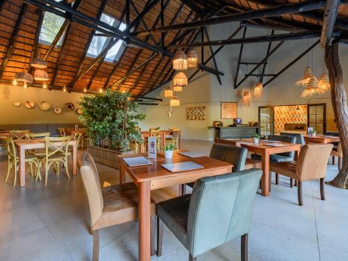 Restaurant, Dikhololo in Beestekraal