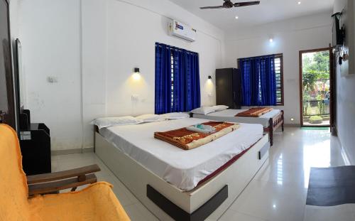 Dakshinakasi Guest House in Tholpetty