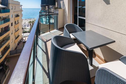Cozy 2-Bedroom Beachfront Retreat in Estepona