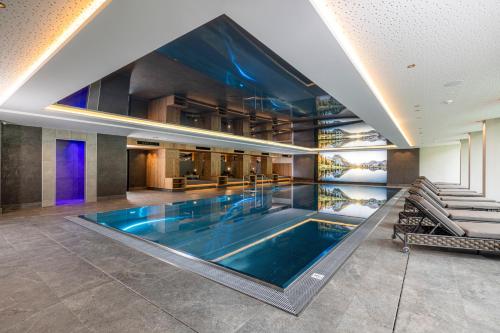 ทัศนียภาพ, Thermal-Badhotel Kirchler in ฮินเตอร์ตุกซ์ กลาเซียร์