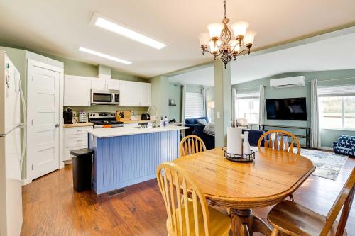 Serene Sequim Retreat with Deck Pets Welcome! - image 6