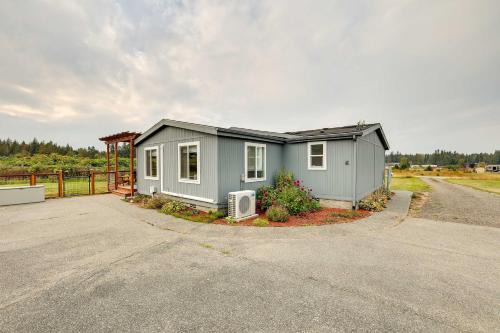 Serene Sequim Retreat with Deck Pets Welcome! - image 9