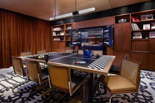 Moxy Sydney Airport - image 10
