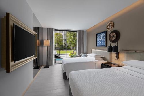 Pool Access, Guest room, 2 Double image 2
