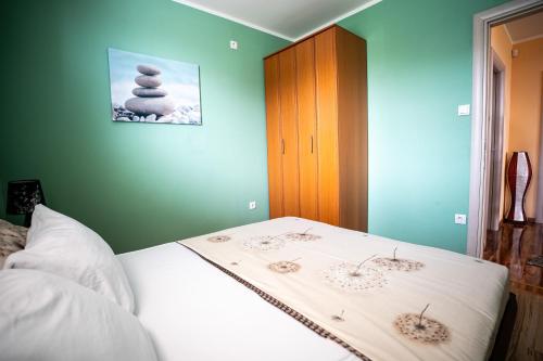 Turističko domaćinstvo Lazarević - Zlatni prag - image 4
