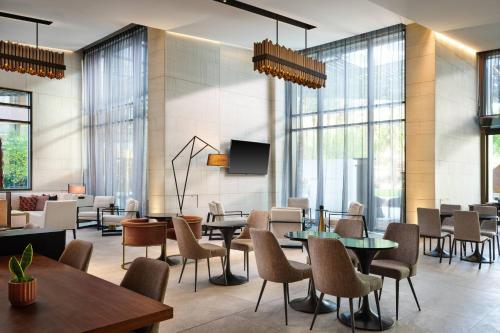 AC Hotel by Marriott Phoenix Downtown - image 6