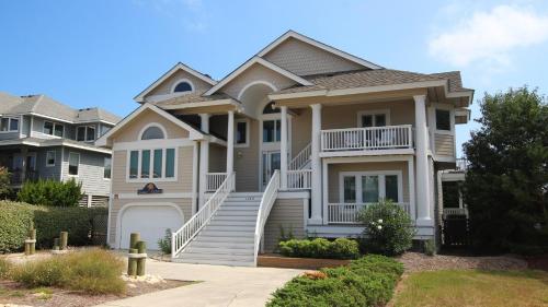 OCEANFRONT, Comm Pools, Ocean Views, 102, Summers Getaway, Corolla
