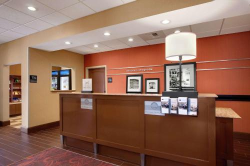 Hampton Inn Magnolia - image 10