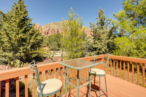 B&B Sedona - Oak Creek Village Home with Deck and Red Rock Views! - Bed and Breakfast Sedona