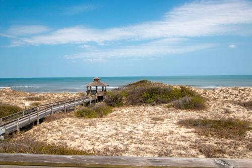 Ocean Views, Den, Community Pools, Close to Beach access, 103, Brigadune-Oceanfront, Corolla (foto 5)