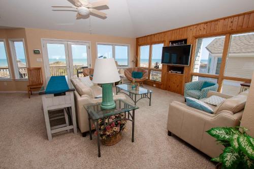 Ocean Views, Den, Community Pools, Close to Beach access, 103, Brigadune-Oceanfront, Corolla (foto 9)