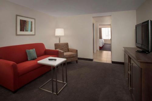 Hampton Inn & Suites Milwaukee Downtown - image 14